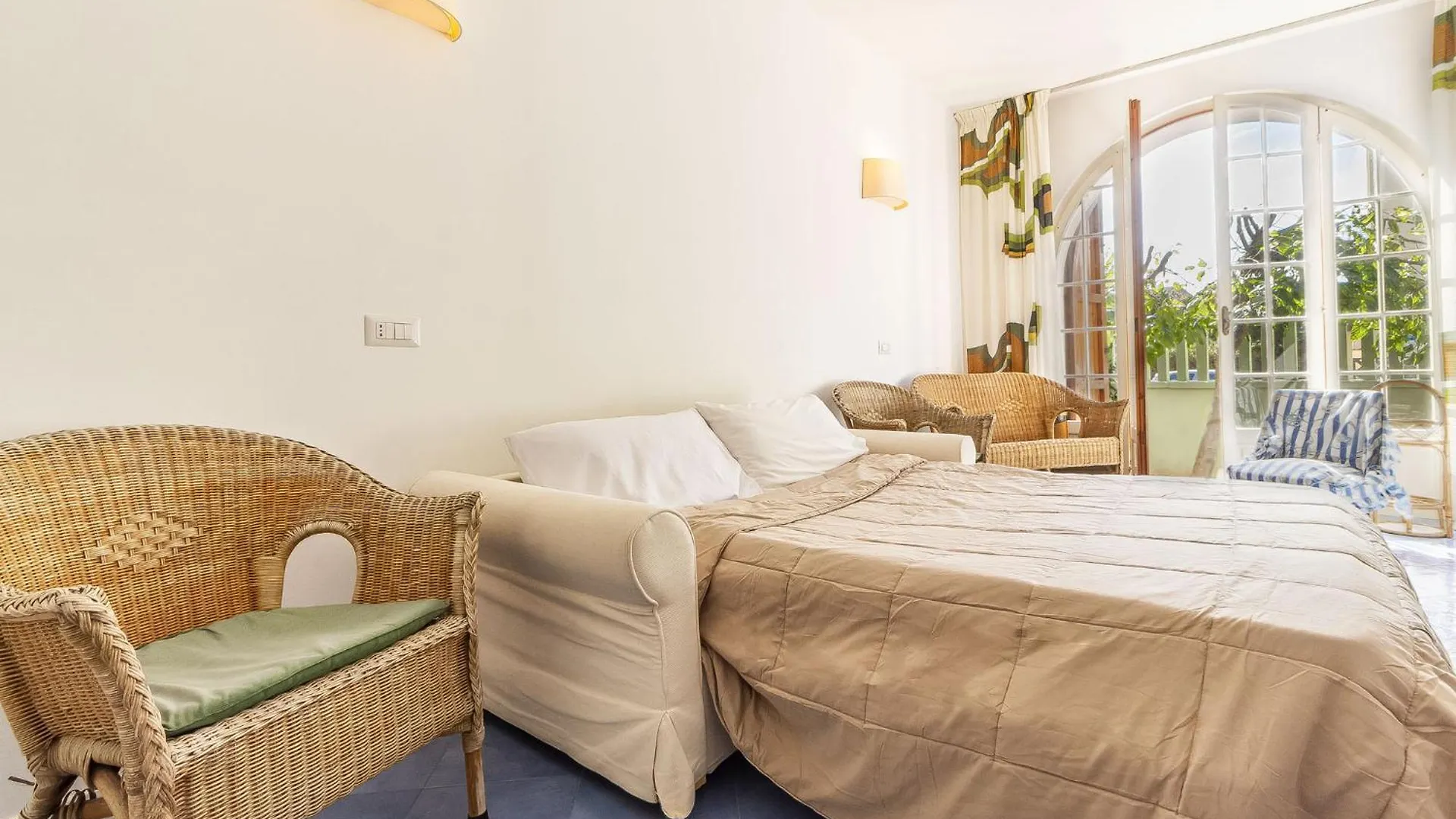 Nura'S - Villa Verde Guest House Alghero